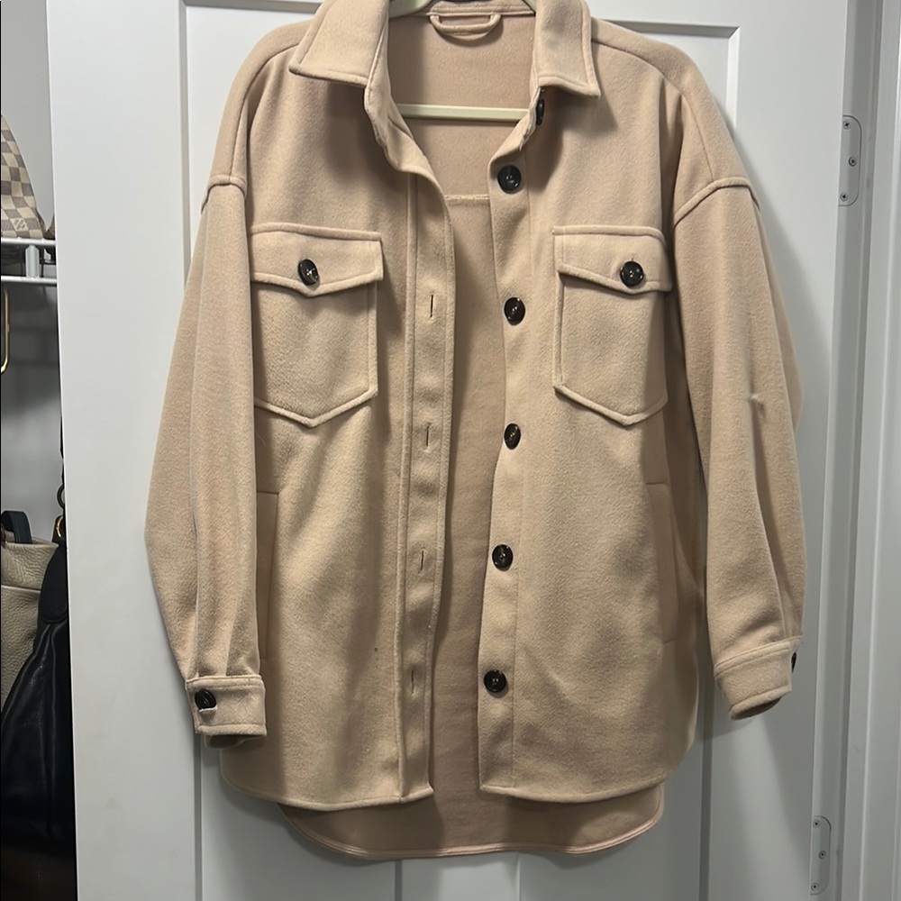 Women's cream/tan shacket